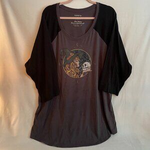 Torrid Slate Grey Witch & Skull Classic Fit Raglan Tee - Size 4X